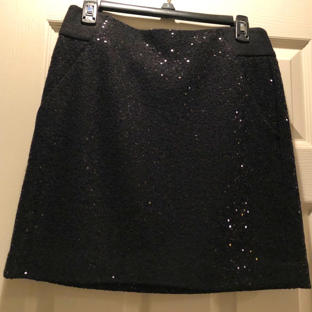 Black LOFT sequined mini skirt. Size 2
